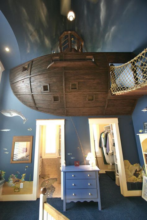 The pirate ship bedroom by Kuhl Design Build is the coolest kids bedroom we've seen. Pirate Ship Bedroom, Pirate Ship Bed, Pirate Bedroom, Pirate Room, Unique Bedroom Design, Interior Design Minimalist, Awesome Bedrooms, Pirate Ship, The Ceiling