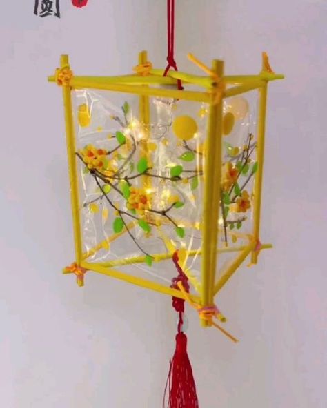 Lantern Craft Ideas, Diwali Kandil, Flower Making Crafts, Crystal Suncatchers Diy, Paper Lanterns Party, Paper Lanterns Diy, Craft Booth Display, Lantern Craft, Diy Crafts Love