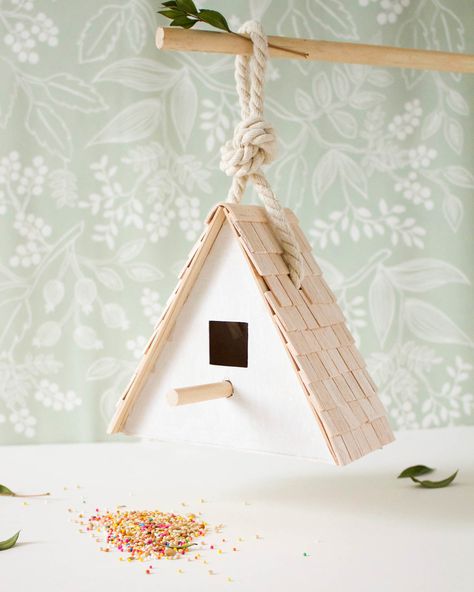 Modern Birdhouse | Martha Stewart - Invite feathered friends to your yard with this little handmade home. The triangular A-frame shape is easily crafted with lightweight wood and assembly only requires a few basic tools. #birdhouse #birding #woodcraft Modern Birdhouses, Bird House Kits, Birdhouse Designs, Reclaimed Wood Projects, Diy Casa, Bird Houses Diy, Martha Stewart Living, Rope Crafts, Basic Tools