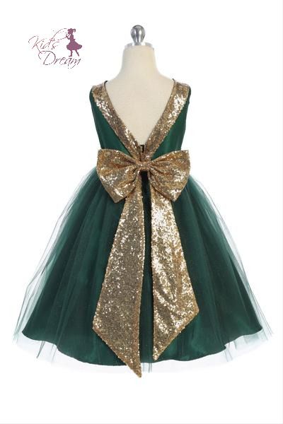 #christmas #green #dresses #girls #holiday #fashion #kidsfashion #girldresses Green Holiday Dress, Girl Green Dress, V Dress, Tulle Flower Girl, Tulle Flowers, Belle Dress, Flower Girl Dresses Tulle, Sequin Bow, Blush Dresses