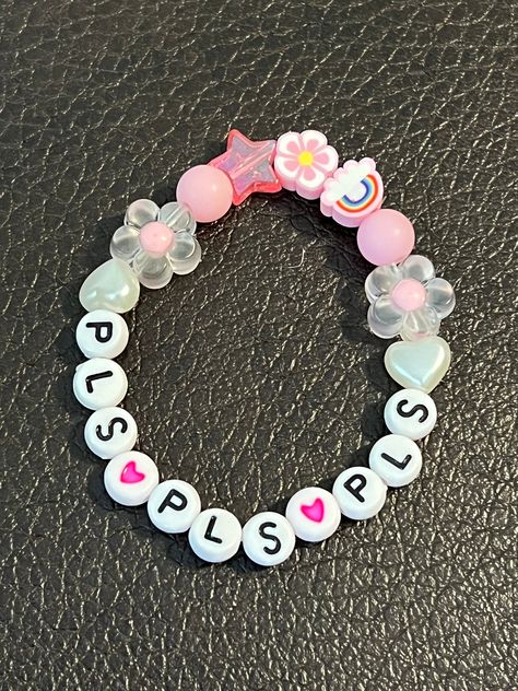 SABRINA CARPENTER INSPIRED kids bracelet Sabrina Carpenter Concert Bracelets, Sabrina Carpenter Clay Bead Bracelet, Sabrina Carpenter Jewelry, Sabrina Carpenter Bracelet Ideas, Sabrina Carpenter Friendship Bracelet, Sabrina Carpenter Bracelets, Sabrina Bracelet, Sabrina Concert, Concert Bracelets