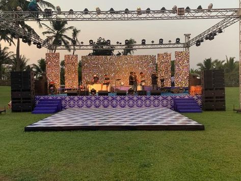 Dance Stage Wedding, Sangeet Event Decoration, Sangeeth Stage Decorations, Sangeet Decoration Outdoor, Wedding Reception Outdoor Decorations, Sangeet Stage Design, Sangeet Event Decor, Sundowner Party Decor, Outdoor Sangeet Decor Night