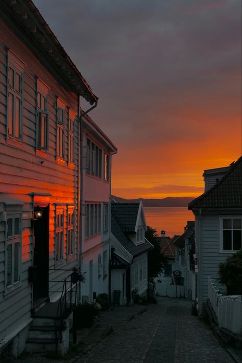 #norway #scandinavia #mystreet Norway Lifestyle Aesthetic, Oslo Norway Aesthetic, Norway Wallpaper, Norway Aesthetic, Norway Trip, Tromso Norway, Trondheim Norway, Nordland, Human Hands