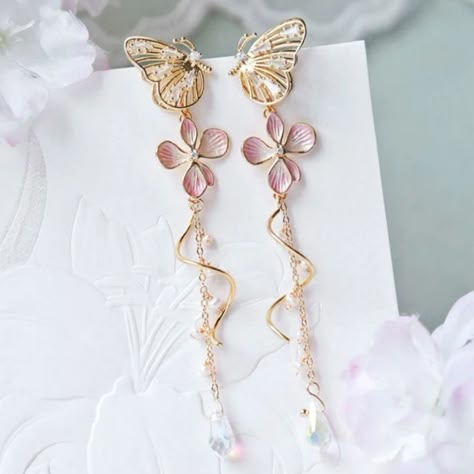 Brand New Boutique Item! Gold Plated Faux Pink Diamonds Elegant And Graceful Feel Free To Make Me An Offer! Спонж Beauty Blender, Pretty Clothing, Pink Items, Painted Butterfly, Butterfly Earrings Gold, Korean Earrings, Fotografi Alam Semula Jadi, Kawaii Accessories, Tassel Drop Earrings