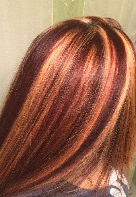 Chunky Highlights For Red Hair, Chunky Highlights Ginger Hair, Chunky Orange Highlights, Ginger Chunky Highlights, Blonde And Burgandy Hair, Blond Chunky Highlights, Chunky Highlights Red, Chunky Highlights Curly Hair, Hair Y2k