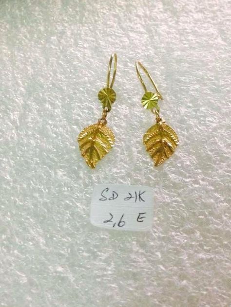 Saudi Gold Earrings 21k 2.6grams Price: PhP7,800.00  Follow me on Instagram: @mhaydkc16  Like my page on Facebook: Mhaydkc Variety  Viber Me At: (63)932331-7230 21k Gold Earrings, 2 Grams Gold Earrings, 2 Grams Gold Earrings Designs, Gold Infinity Ring, Tiny Gold Earrings, Couple Ring Design, Unique Mehndi, Delicate Gold Jewelry, Gold Jewellry