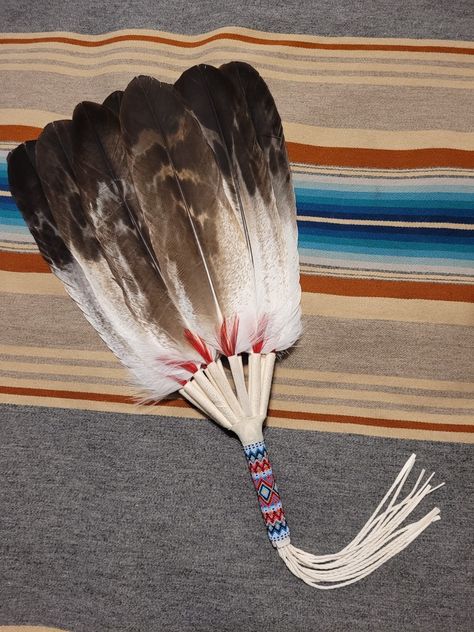 Native American Powwow, Feather Ideas, Feather Fans, Jingle Dress, Eagle Feather, Eagle Feathers, Old Fan, Feather Fan, Energy Art