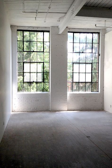 We offer secure, private studios in a historic industrial building with 14' ceilings, hardwood floor, large operable windows with beautiful natural light. The building has been modernized for 24-hour access, wi-fi, heat, A/C, & is fully sprinklered. Tenants have access to freight elevators, loading dock, common area kitchen, off-street parking & photo studio. Classic Office Design, Futuristic Home Design, Interior Design Minimal, Industrial Studio, Industrial Room, Industrial Windows, Newburgh Ny, Warehouse Home, Loading Dock