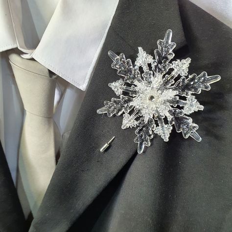 "Stunning glittering Snowflake  accessories: The snowflake is approximately 4\" wide   Acrylic clear snow/frosted sparkling snowflake  with silver capped pin attachment.   All our wedding items are lovingly hand made to order  so non-returnable - >> CUSTOMIZE THIS ITEM << As beautiful as it is you may want to add your own touch to better suit your needs? I accept bespoke /custom orders and would be more than happy to incorporate your wedding colours and ideas. use the custom order button above : Snowflake Wedding Veil, Snowflake Boutonniere, Winterwonder Land Wedding, Snowflake Accessories, Snowflake Wedding Dress, Winter Wedding Outside, Quinceanera Winter Wonderland, Winter Wonderland Wedding Dress, Winter Wedding Aesthetic