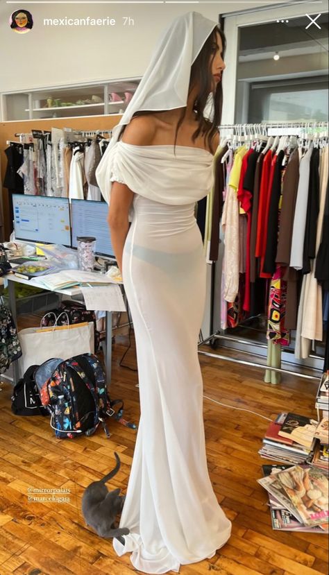 All white Mexican aesthetic mirror Palais model dress Mexican Faerie, Low Key Wedding Dress, Mirror Palais, Mode Boho, Dress Rental, Fashion Attire, Fashion Design Clothes, Wedding Dress Inspiration, Look At You