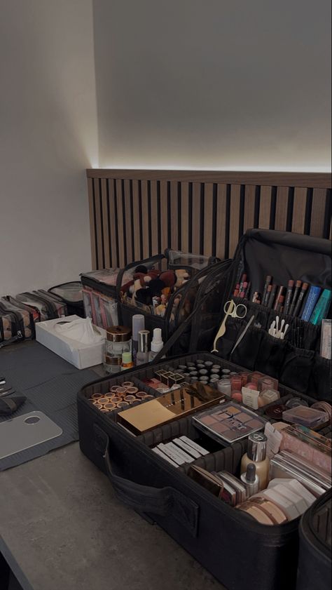 Makeup Artist Travel Kit, Makeup Artist Room, Engagement Tattoo, Honeymoon Nails, Makeup Artist Career, Makeup Artist Bag, Tiktok Wallpaper, Career Aesthetic, Makeup Studio Decor