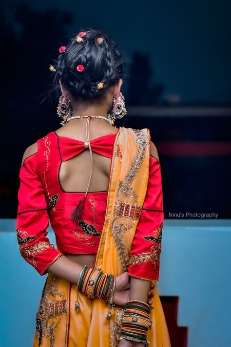 Gujarati Photo, विवाह की दुल्हन, College Girl Fashion, Chinese Fashion Street, फोटोग्राफी 101, Bride Photography Poses, Girl Crush Fashion, Indian Photoshoot, Photo Pose Style