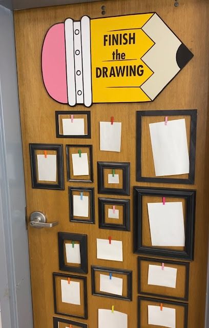 Beginner Art Class Ideas, Art Room Signs Ideas, Elementary Art Classroom Decorations Bulletin Boards, Open House Ideas For Art Teachers, Art Room Aesthetic School, Art Room Display Ideas, Class Art Display, Art Room Design Ideas, Elementary Art Classroom Organization