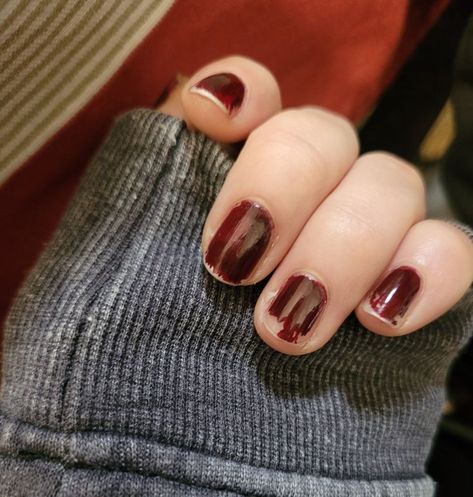 Messy Nail Polish Aesthetic, Messy Nail Polish, Rockstar Gf Nails, Mj Core, Kilby Girl, Red Nails Aesthetic, Rockstar Grunge, Rockstar Nails, Chipped Nail Polish