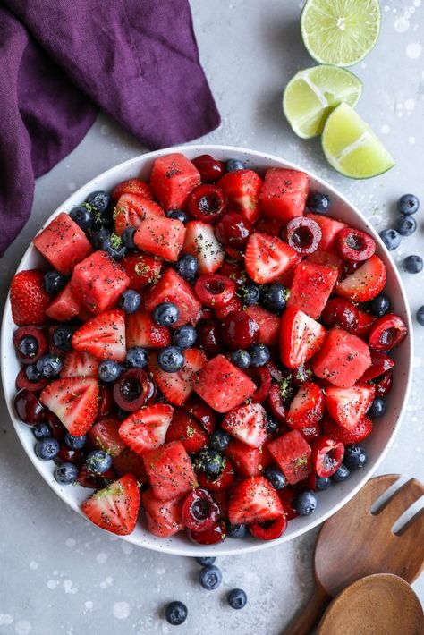 Watermelon Side Dish, Berries Salad, Summer Berry Salad, Kalefornia Kravings, Fluff Salads, Best Fruit Salad, Potluck Side Dishes, Fruit Dips Recipes, Fruit Salad Easy