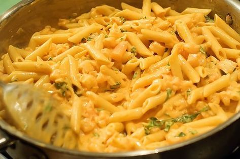 Penne a la Betsy! | The Pioneer Woman Pasta A La Betsy Pioneer Woman, Shrimp Meals, Supper Meals, Pasta And Sauce, Resep Pasta, Sunday Dinners, Bobby Flay, Ree Drummond, Elimination Diet