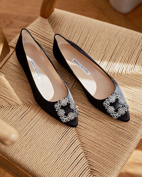 No one does luxury like Manolo Blahnik. The Hangisi black satin flat is perfect for every Instagrammable summer moment. Manolo Flats, Manolo Blahnik Hangisi Flats, Hangisi Flats, Manolo Blahnik Shoes Flats, Summer Moment, Manolo Blahnik Flats, Manolo Blahnik Hangisi, Luxury Shoes Women, Embroidery Shoes