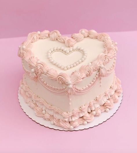 Vintage Pink Cake Aesthetic, Coquette Heart Cake, Aesthic Cakes, Hello Kitty Vintage Cake, Couqutte Cake, Tortas Astetics, Croquette Cake, Pink Cake Ideas Birthday, Coquette Cake Birthday