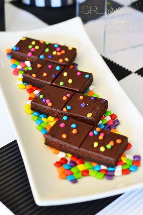 Snacks From The 80s, 80s Arcade Birthday Party, 80s Buffet Food Party Ideas, 80s Finger Food, 80s Theme Party Snacks, 80s Party Dessert Table, 80s Birthday Aesthetic, 80s Party Desserts, 80s Themed Food Party Ideas