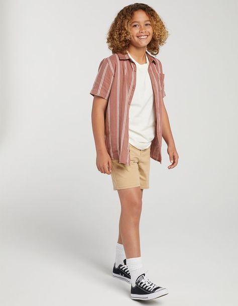 Very beautiful and good quality Teen Boys Style, Boys Dressy Outfits, Boys School Outfits, Austin Fashion, Boy Teen, Boys Summer Fashion, Austin Style, Rocker Look