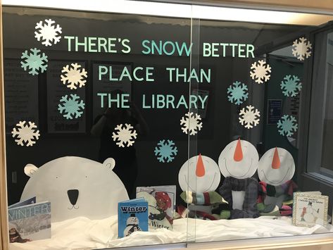 January Window Display Ideas, Winter Library, Library Christmas, Snowy Window, Elementary Librarian, Winter Display, Library School, Winter Bulletin, Pta Fundraising