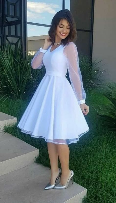 Confirmation Dresses White, Girls Confirmation Dresses, Confirmation Dresses, Lace Dress Classy, Dress Peplum, Simple Frocks, Stylish Short Dresses, Cute Prom Dresses, Classy Dress Outfits