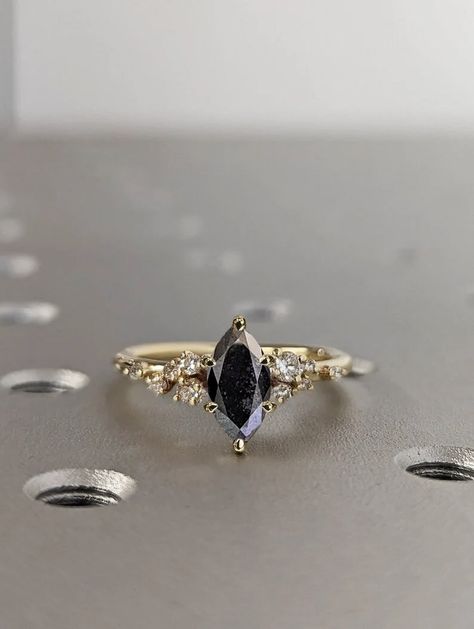 Salt and Pepper Ring Vintage Diamond Engagement Ring 14K Gold - Etsy Israel 6 Prong Engagement Ring, Marquis Engagement Rings, Salt And Pepper Ring, Engagement Ring Types, Black Diamond Wedding Rings, Vintage Diamond Engagement Ring, Prong Engagement Rings, Black Engagement Ring, Wedding Ring For Her