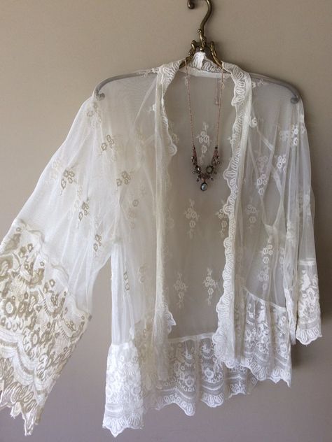 Bohemian Beach Wear, Bohemian Angel, Flower Women, Holiday Beading, Fashion Themes, Bohol, Lace Kimono, Boho Kimono, Lace Flower