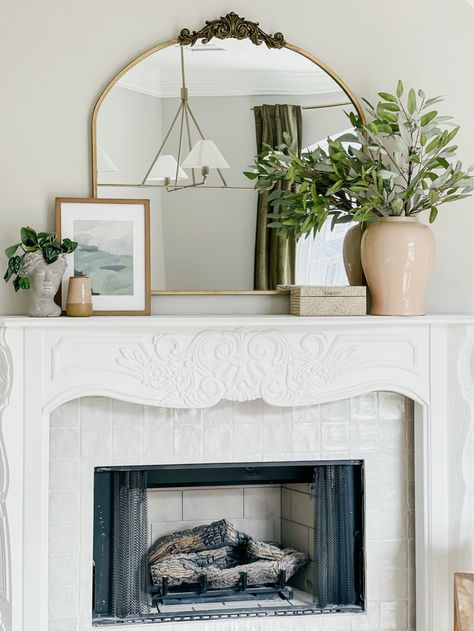 Mirror Fireplace Mantle, Above Fireplace Decor, Mirror Over Fireplace, Mirror Above Fireplace, Fireplace Styling, Transitional Fireplace, Living Room Mantle, Fireplace Mantle Decor, Fireplace Mantel Decor