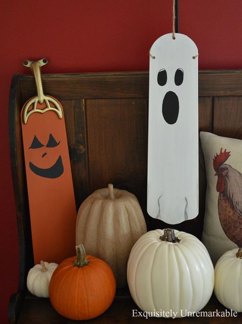 Ceiling Fan Blade Halloween Ghost and Pumpkin |Exquisitely Unremarkable Ceiling Fan Blade Crafts, Ceiling Fan Repurpose, Painted Fan Blades, Ceiling Fan Crafts, Fan Blade Art, Ceiling Fan Art, Recycled Artwork, Fan Decor, Ceiling Fan Parts