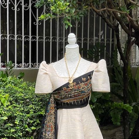 Filipiana Dress Traditional, Filipiniana Dress Traditional, Filipiñana Traditional, Filipino Graduation, Filipino Dresses, Filipino Attire, Filipino Costume, Filipino Model, Graduation Board