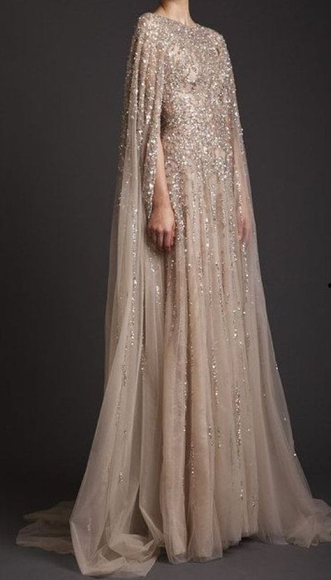 Party wear long gowns ideas Party Wear Long Gowns, Muslimah Wedding Dress, Muslim Wedding Dresses, Banquet Dresses, Look Formal, Tulle Evening Dress, Modest Dresses Casual, Elegant Dresses Classy, Designer Evening Dresses