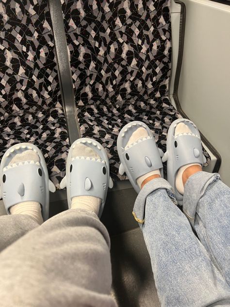 Matching shoes. Shark shoes. Best friends. Guy best friend. Cute shoes. Comfy slippers. Cute Couple Slippers, Sliders Shoes Aesthetic, Shark Crocs, Matching Slippers, Shark Slides, Shoes Matching, Couple Slippers, Shark Shoes, Slippers Outfit