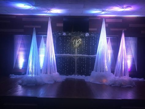 Fluffy Strings - Church Stage Design Ideas - Scenic sets and stage design ideas from churches around the globe. Heaven Stage Design, Snowflake Stage Design, Led Strip Stage Design, Heaven Set Design, Pageant Decoration Ideas Stage Design, Stage Props Set Design, Christmas Party Set Up Ideas, Pageant Stage Design, Party Set Up Ideas Layout