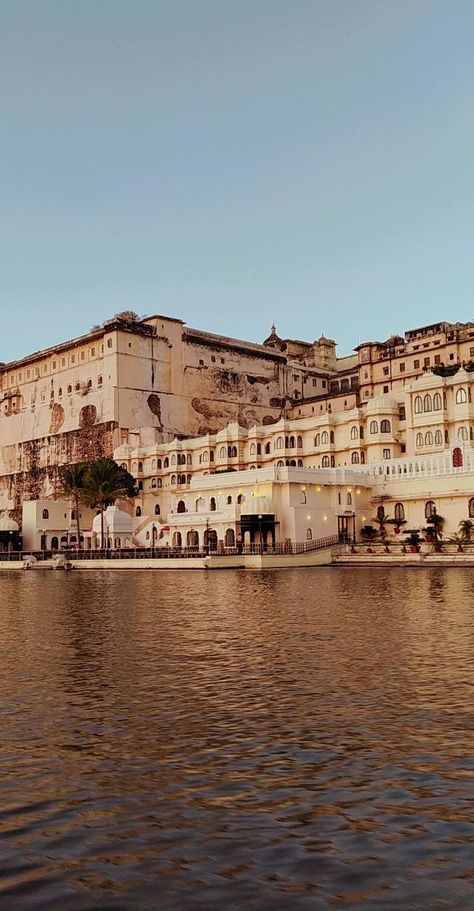 Udaipur Aesthetic Instagram Story, Udaipur Aesthetic Pictures, Udaipur Snapchat Story, Udaipur Aesthetic, Udaipur Photography, Indian Fort, India Aesthetic, Jaipur Travel, Camera Tattoos