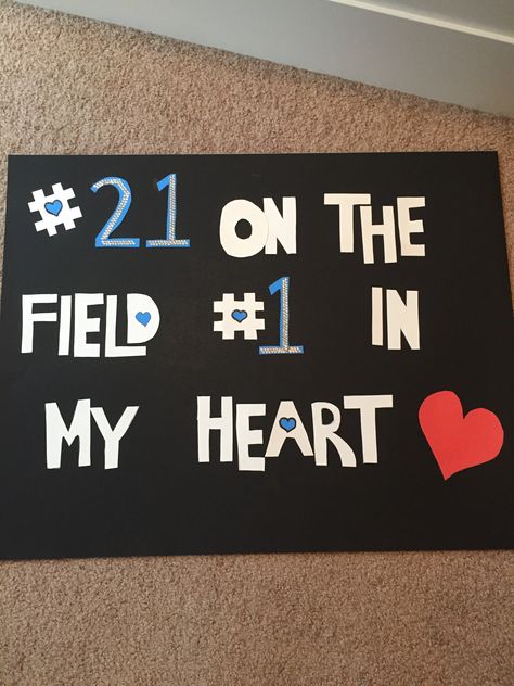 So cute for supporting your boyfriend on the field! Football Boyfriend Gifts, Gifts For Boyfriend Long Distance, Gifts For Boyfriend Birthday, Birthday Present For Boyfriend, Soccer Boyfriend, Football Boyfriend, Birthday Gifts For Boyfriend Diy, Bf Gifts, Presents For Boyfriend