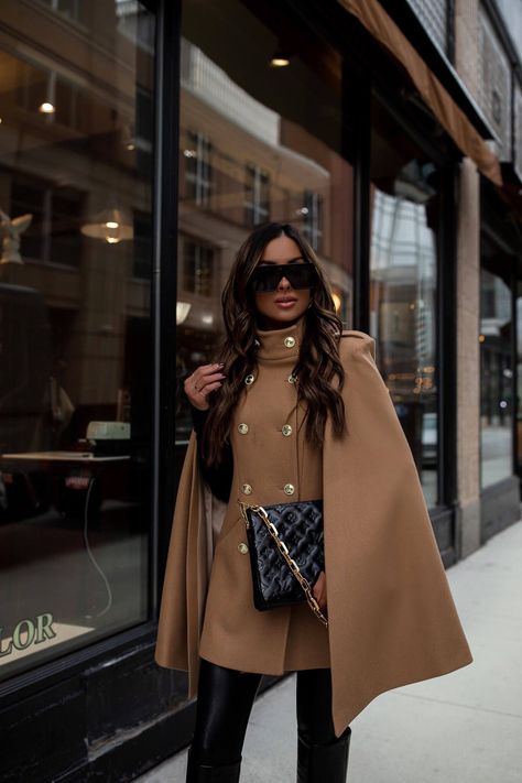 fashion blogger wearing a camel cape from karen millen #capecoat #wintercoat #outfits #workwear Camel Cape Outfit, Cape Outfits For Women, Outfits Frio, Cape Outfit, Mia Mia Mine, Winter Street Style, Cape Fashion, Mia Mia, Dinner Dress Classy