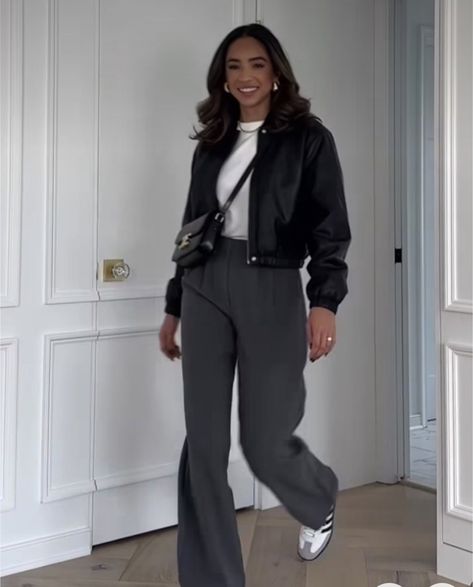 Smart Spring Outfits, Dressy Trainers Outfit, 12 Degrees Outfit, Business Chic Outfits Plus Size, Gray Business Pants Outfit, Casual Sofisticated Outfits, Sports Business Casual Women, Work Outfit Inspo Winter, Jumper And Blazer Outfits