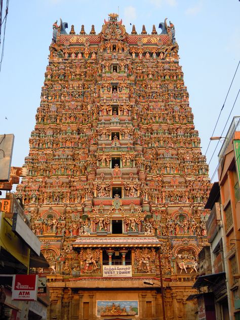 https://flic.kr/p/bXatYz | Meenakshi Temple tower/gopuram, Madurai Meenakshi Temple Photography, Madurai Temple, Madurai Meenakshi Temple, Indian Castle, Meenakshi Temple, Indian Temple Architecture, Hindu Temples, Ancient Indian Architecture, Temple Photography