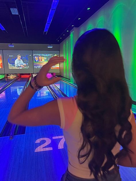 #neon #bowling #photography #aesthetic Bowling Inspo Pics, Bowling Pics Aesthetic, Bowling Photo Ideas, Aesthetic Bowling Pictures, Bowling Pictures Instagram, Boliche Aesthetic, Bowling Poses, Bowling Story, Bowling Aesthetic Pictures