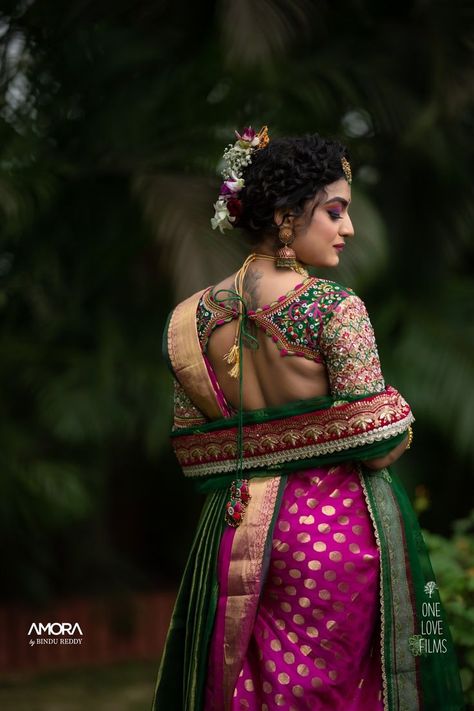 Royal Maharashtrian Bride Look, Maharashtrian Bride Look, Maharashtrian Bride, Solo Poses, Royal Photography, Nauvari Saree, Wedding Pose, South Indian Weddings, Royal Brides