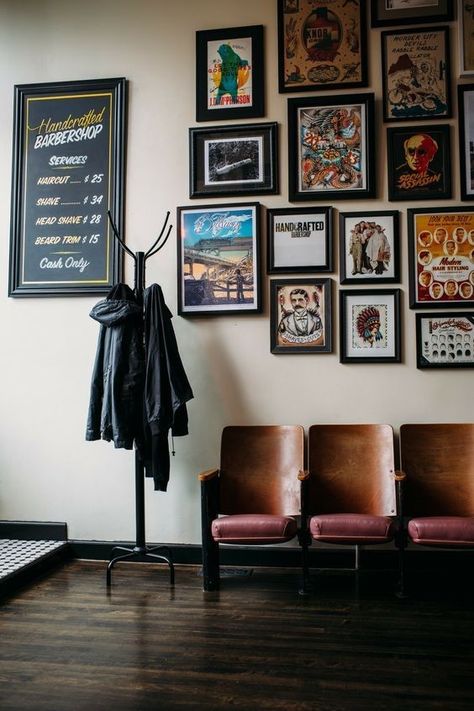 Barber Shop Waiting Area Ideas, Barbershop Bar Ideas, Barbershop Seating Area, Barbershop Waiting Area Ideas, Barbershop Design Interior Ideas Barber Shop Waiting Area, Barber Waiting Area, Cool Barber Shop Ideas, Barbershop Waiting Area, Barber Shop Waiting Area