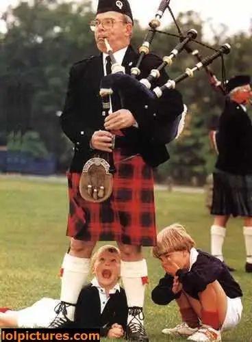 Scottish Kilt Jokes - HubPages Scottish Kilts, Men In Kilts, Bagpipes, Kilt, Bones Funny, Funny Kids, Funny Moments, Funny Photos, Make You Smile