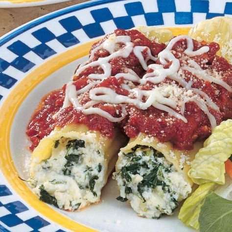 Cheese Manicotti Recipe, Spinach Manicotti, Cheese Manicotti, Manicotti Recipe, Spinach Cheese, Stuffed Shells Recipe, Creamy Spinach, Family Eating, Spinach And Cheese