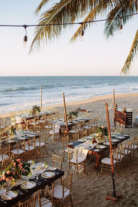 Beach Reception Ideas, Beach Reception, Fab Mood, Beach In Mexico, Beach Wedding Party, Destination Wedding Cost, Beach Decorations, Dream Beach Wedding, Wedding Backyard Reception