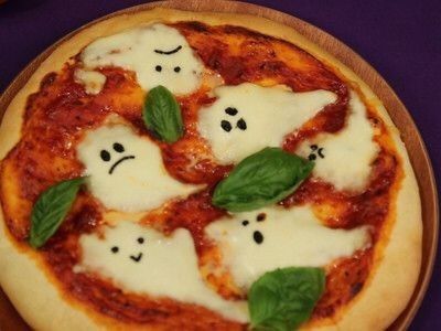 Ghost Pizza, Themed Food, Cute Baking, Kawaii Food, Food Obsession, Cafe Food, Pretty Food, Cute Food, Food Cravings