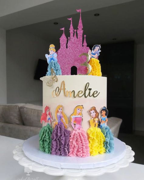 Bolo Rapunzel, Disney Princess Birthday Cakes, Princess Birthday Party Ideas, Magical Princess, Princess Birthday Party Decorations, Disney Princess Cake, Disney Princess Birthday Party, Princess Theme Birthday, Princess Theme Birthday Party