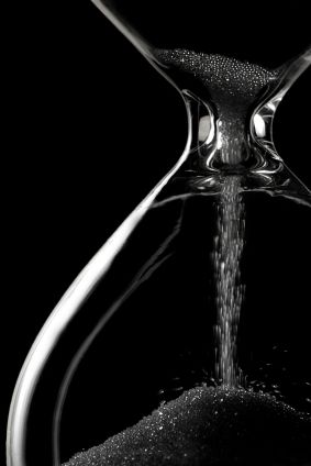 Hourglasses, Sebastian Michaelis, Ciel Phantomhive, Foto Art, White Picture, صور مضحكة, Jolie Photo, Black White Photos, Photo Images