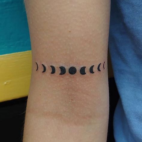 Phases Of The Moon Outline Tattoo, Moon Phases Leg Tattoo, Moon Phases Wrist Tattoo, Simple Walk In Tattoo Ideas, Moon Phases Tattoo Minimalist, Simple Alternative Tattoos, Small Moon Phase Tattoo, Lunar Tattoos, Moon Phases Tattoo Arm