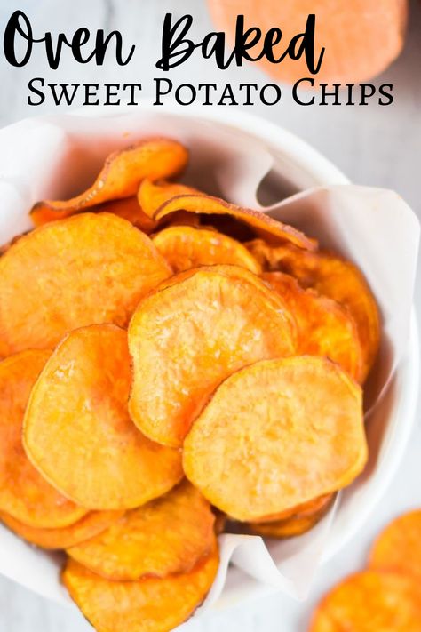 Food Dips, Sweet Potato Chips Baked, Potato Chip Recipes, Salt And Vinegar, Clean Snacks, Sweet Potato Chips, Chips Recipe, God Mat, Think Food